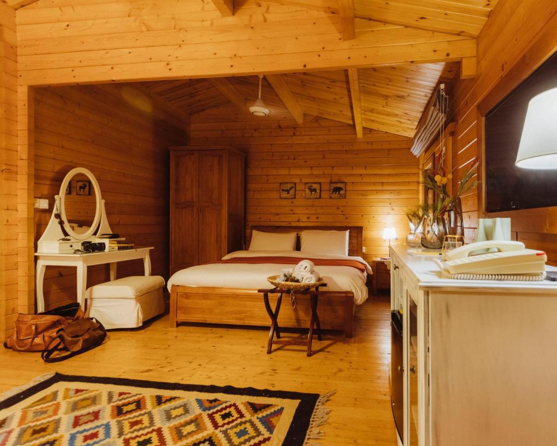 Mountain Breeze Lodge & Resort Al Salt Exteriör bild