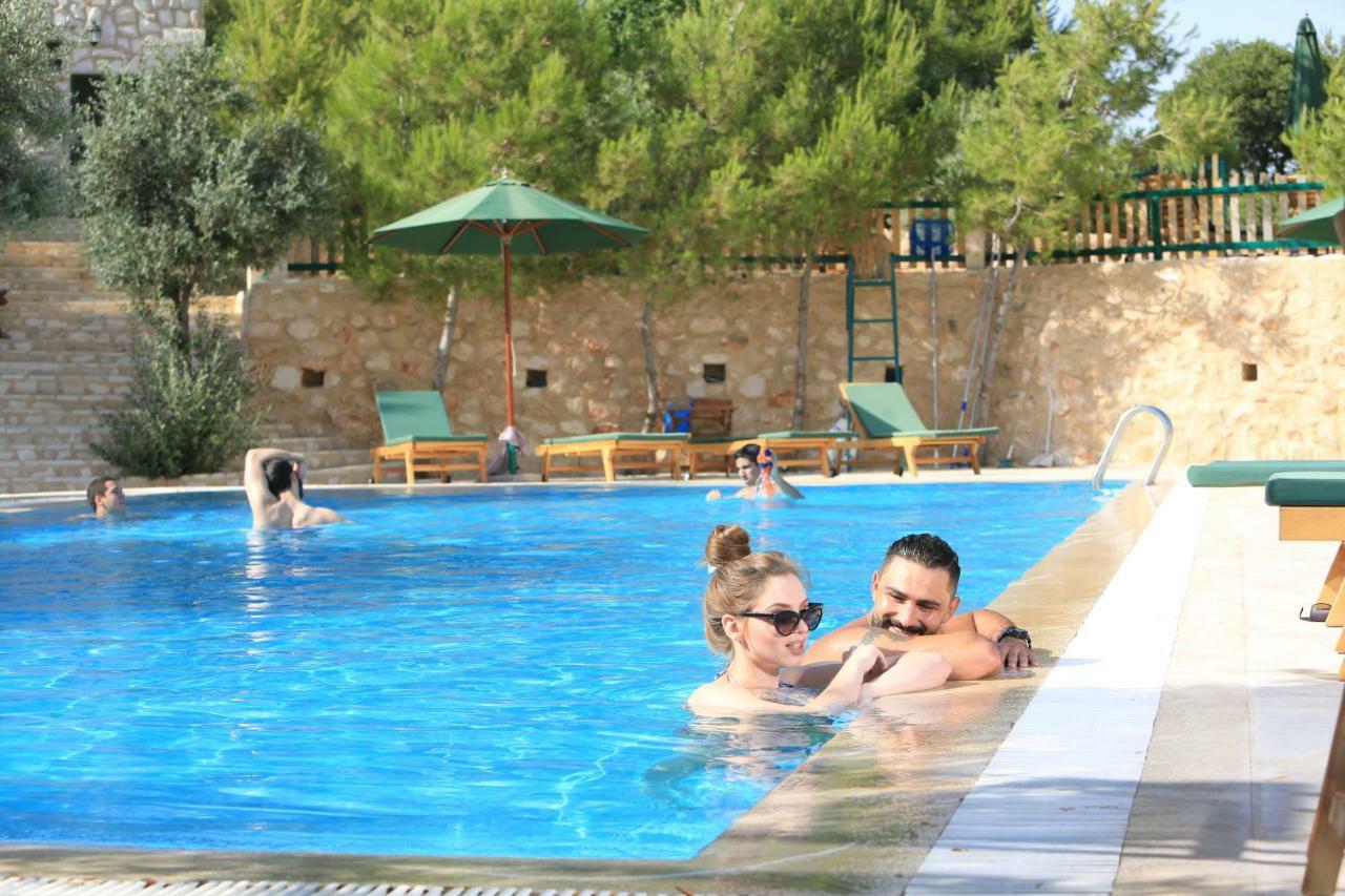 Mountain Breeze Lodge & Resort Al Salt Exteriör bild