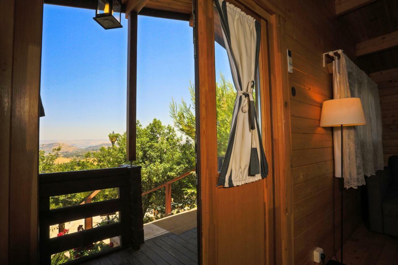 Mountain Breeze Lodge & Resort Al Salt Exteriör bild