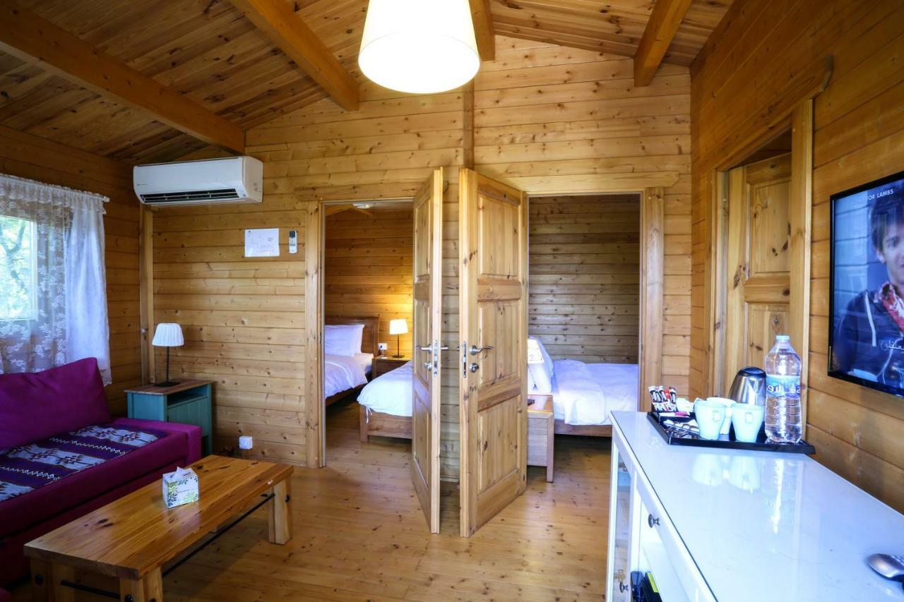 Mountain Breeze Lodge & Resort Al Salt Exteriör bild
