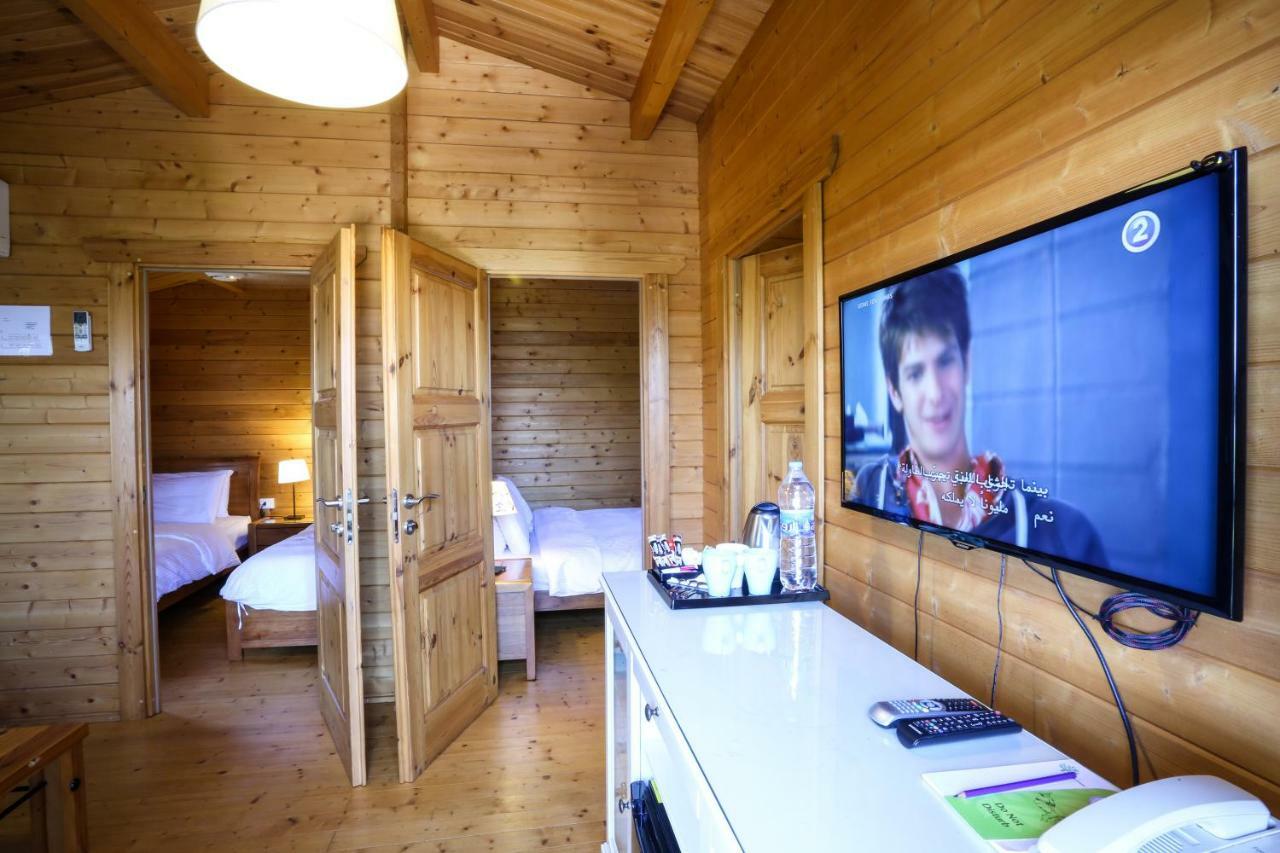 Mountain Breeze Lodge & Resort Al Salt Exteriör bild